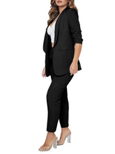 Zweiteiliger Blazer mit halblangen Ärmeln + Röhrenhose